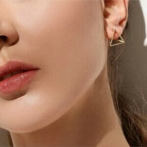 ☆Kelly☆ 3D Triangle Earrings
